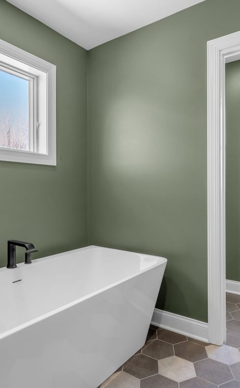 Kenwood Primary Bath