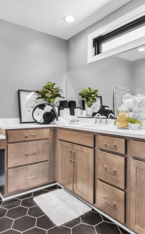 Kenwood Primary Bath